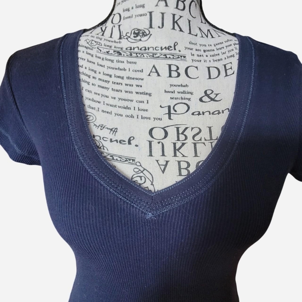 Vintage Y2K Aeropostale Charcoal Or Navy V-Neck Tee